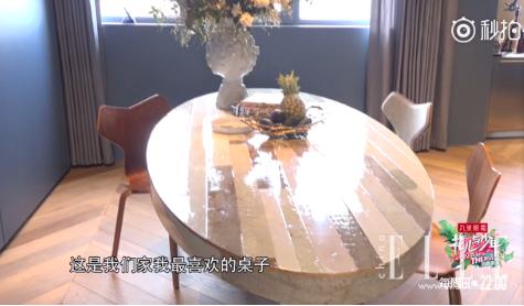 井柏然张若昀红毯,井柏然张若昀机场视频