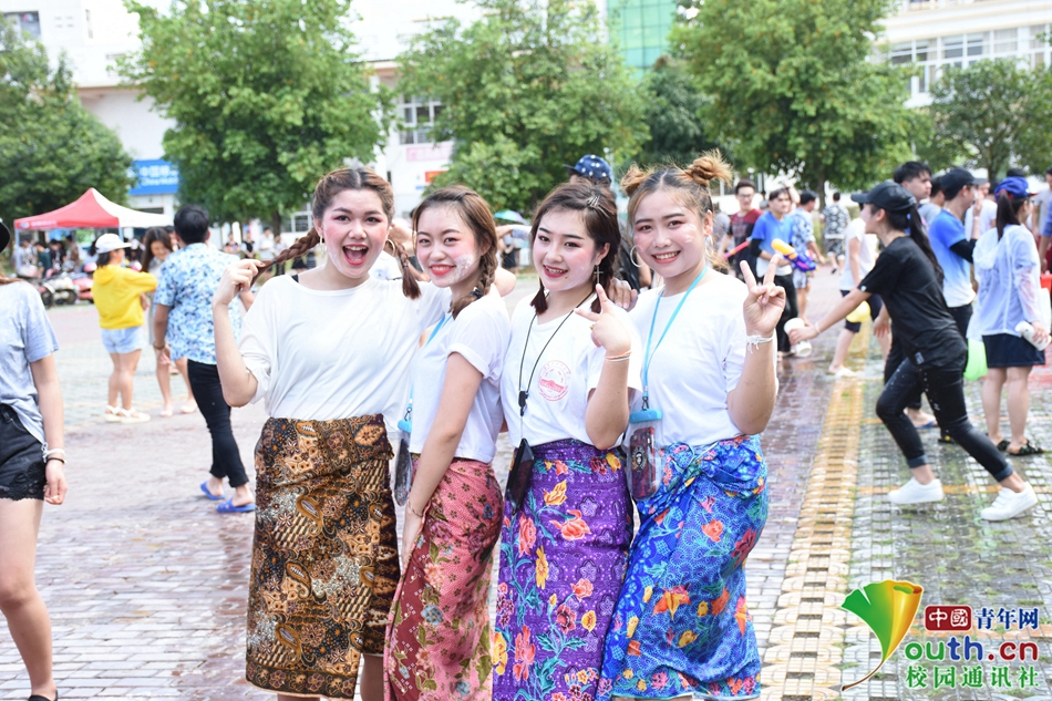 山大泰国留学生泼水节,沉浸式体验泰国的泼水节