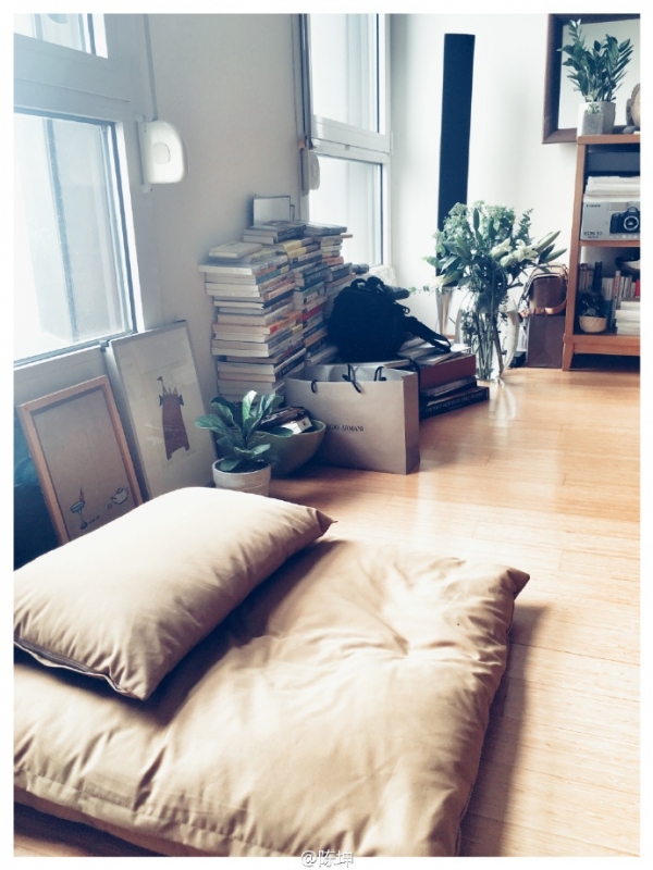 井柏然张若昀红毯,井柏然张若昀机场视频