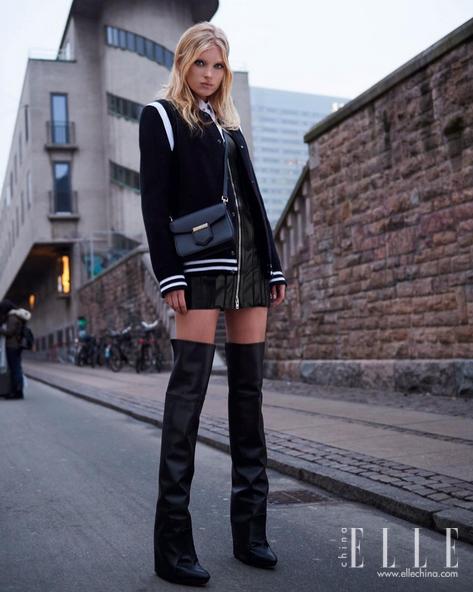 你爱在朋友圈晒包包和自拍，原来女明星也爱干这个，还更牛！