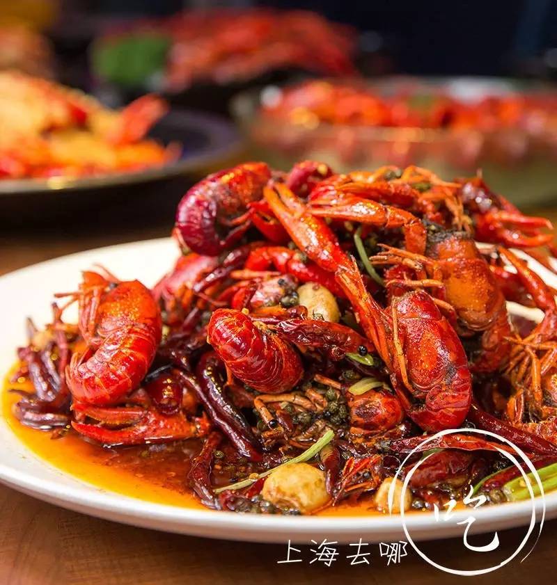 这家店营业到清晨2点，卖的都可以选Size，还给手活儿好的打折……