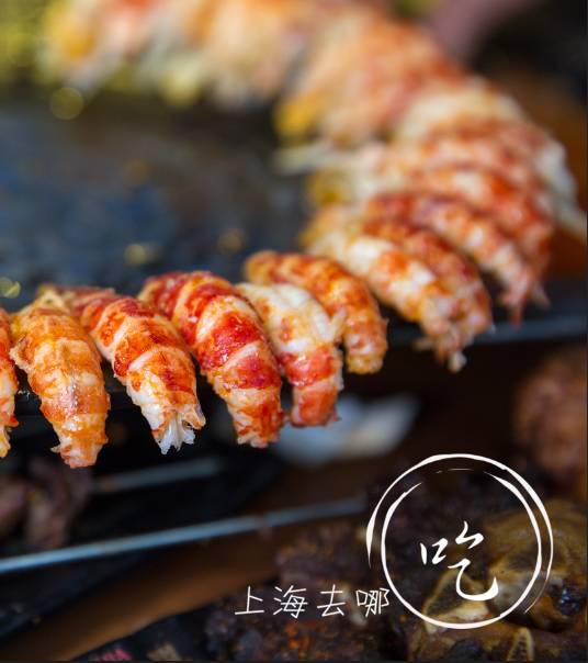 这家店营业到清晨2点，卖的都可以选Size，还给手活儿好的打折……