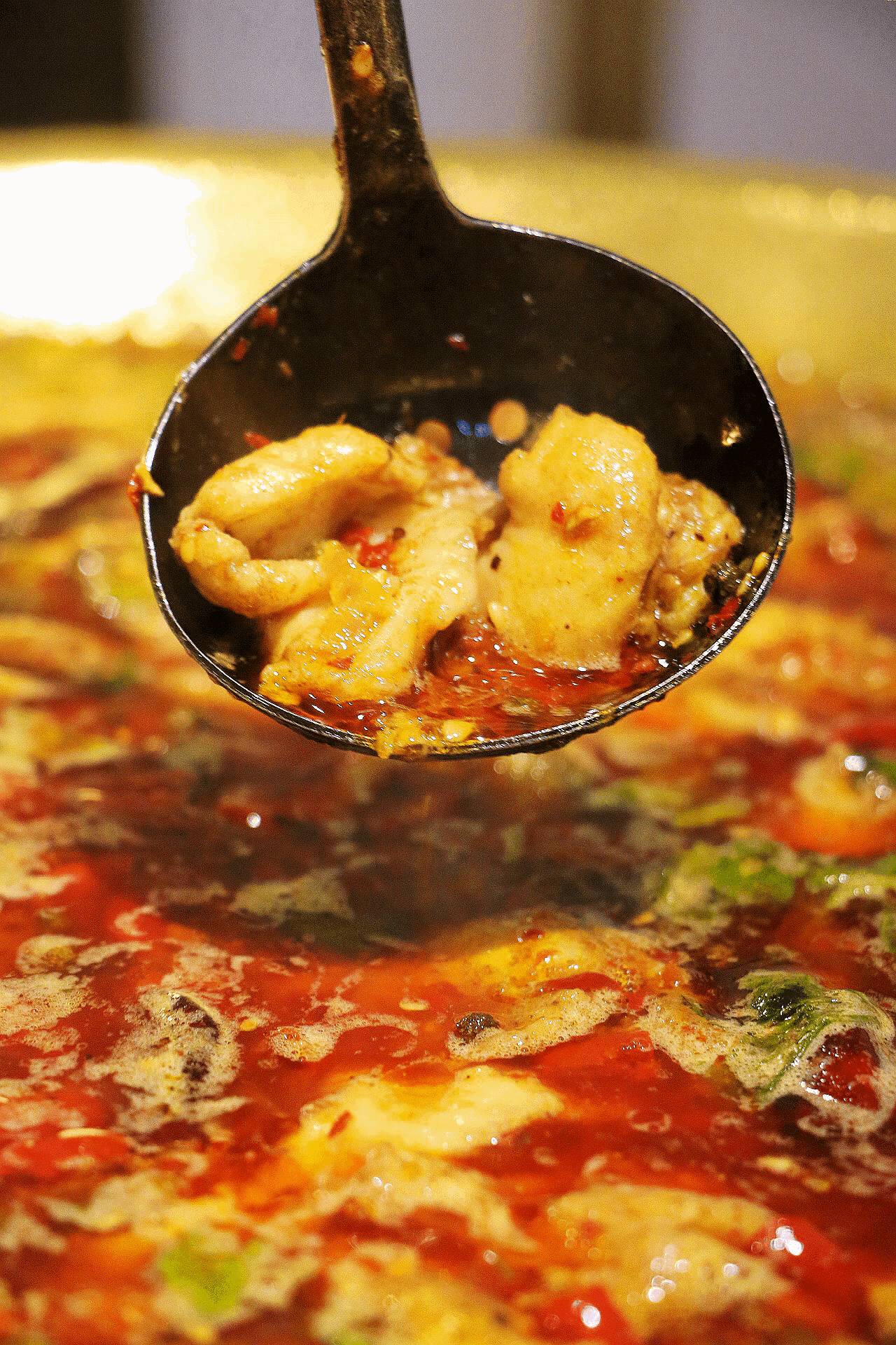 一不谨慎美成自拍圣地！说这是吃火锅的谁信？