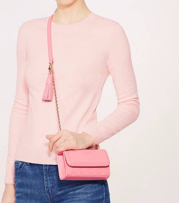 时髦又轻盈特别适合夏天的包包,告别土气包包