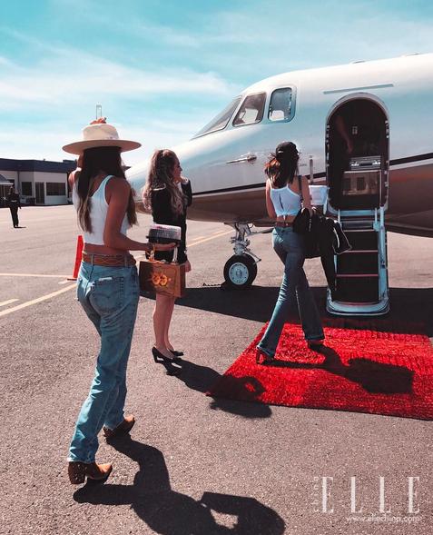 你爱在朋友圈晒包包和自拍，原来女明星也爱干这个，还更牛！