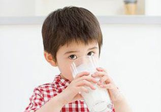 宝宝牛奶过敏怎么办崔玉涛,宝宝牛奶过敏怎么办