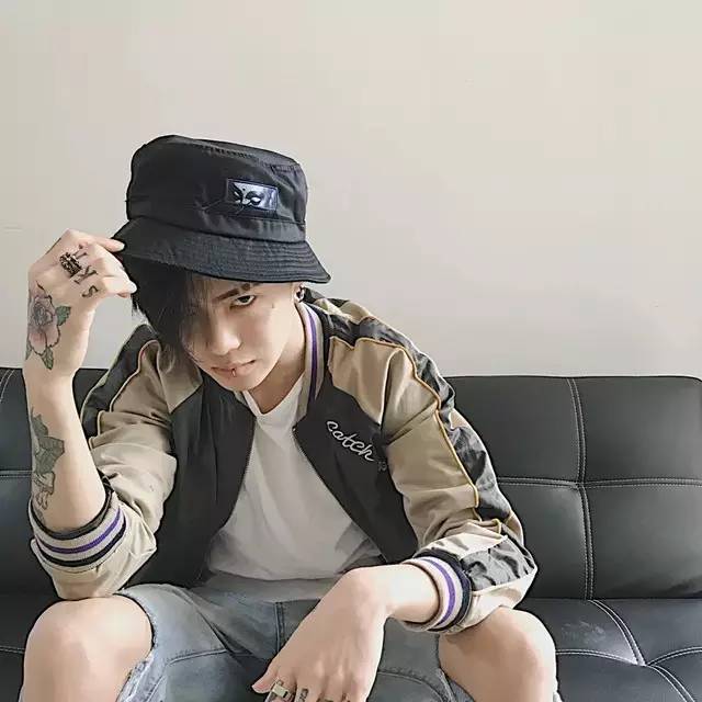 发质干枯头发硬？无需花钱去理发店，轻松在家也搞定！