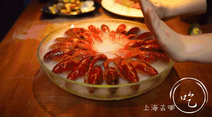 这家店营业到清晨2点，卖的都可以选Size，还给手活儿好的打折……