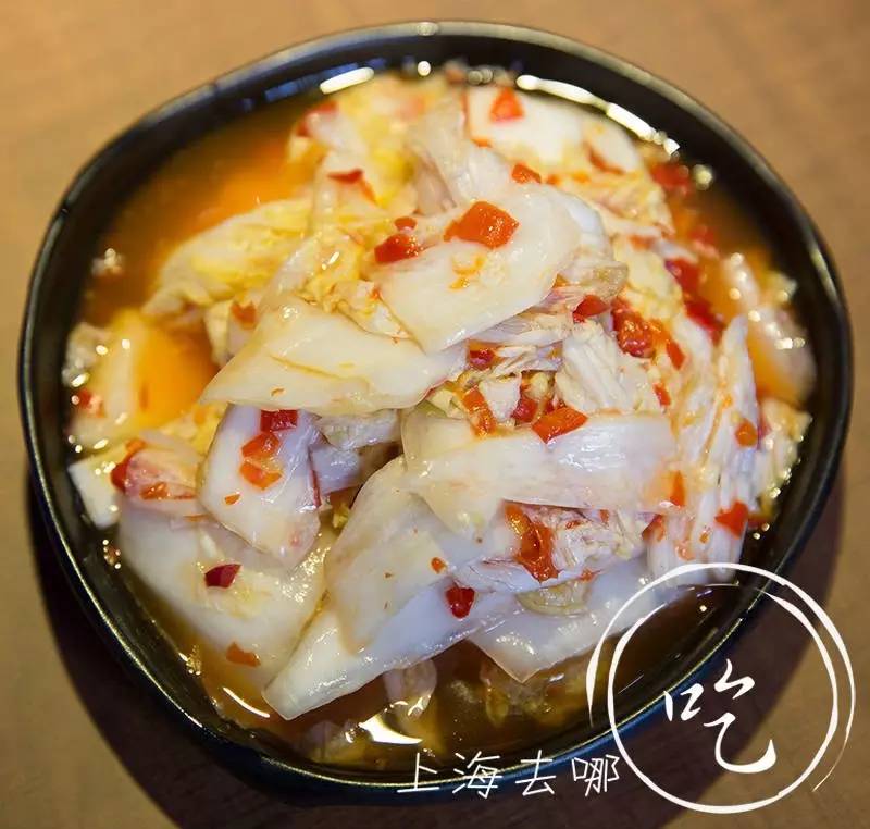 这家店营业到清晨2点，卖的都可以选Size，还给手活儿好的打折……