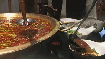 一不谨慎美成自拍圣地！说这是吃火锅的谁信？