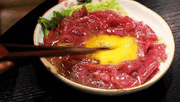 一不谨慎美成自拍圣地！说这是吃火锅的谁信？