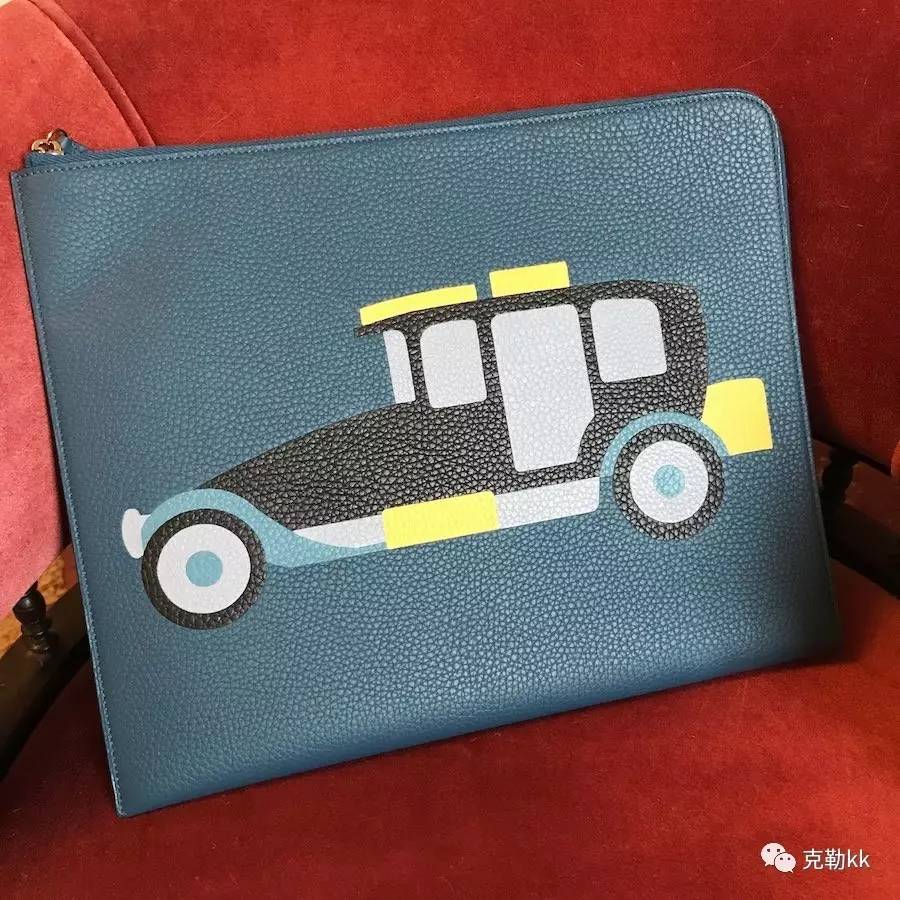 手里拿包怎么有腔调 (怎样拿手拿包)