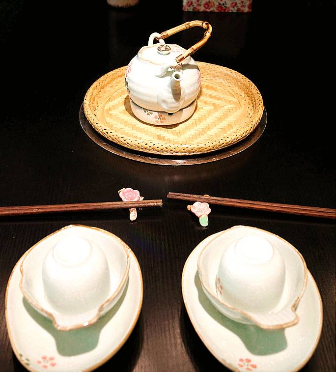 一不谨慎美成自拍圣地！说这是吃火锅的谁信？