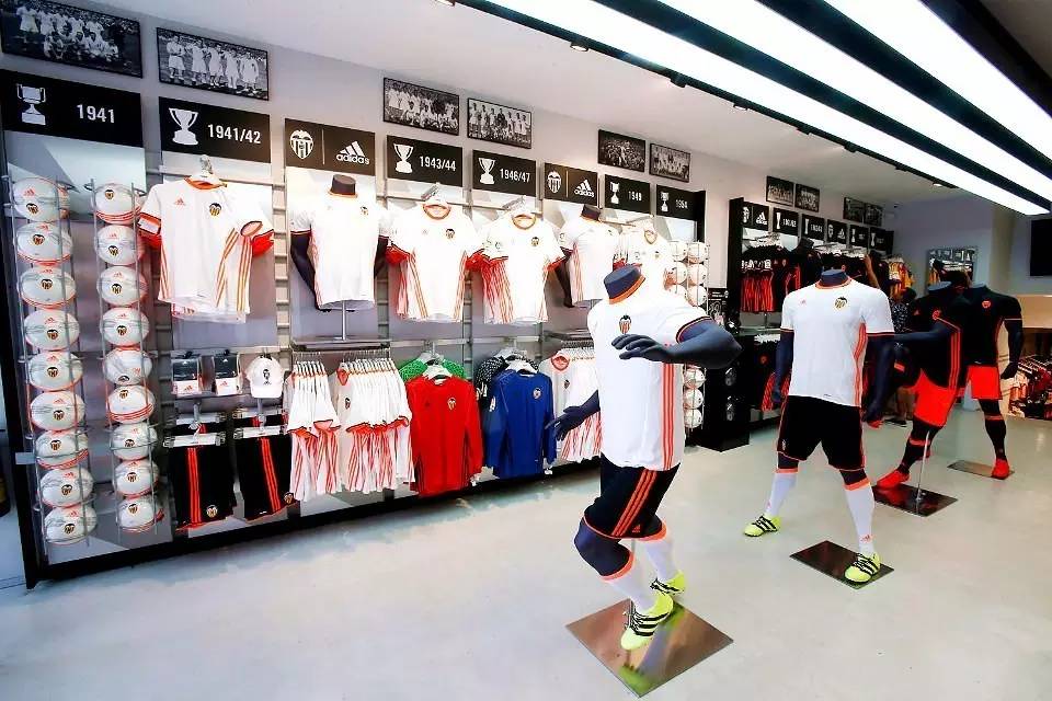 瓦伦西亚购物必买清单,瓦伦西亚周日去哪购物