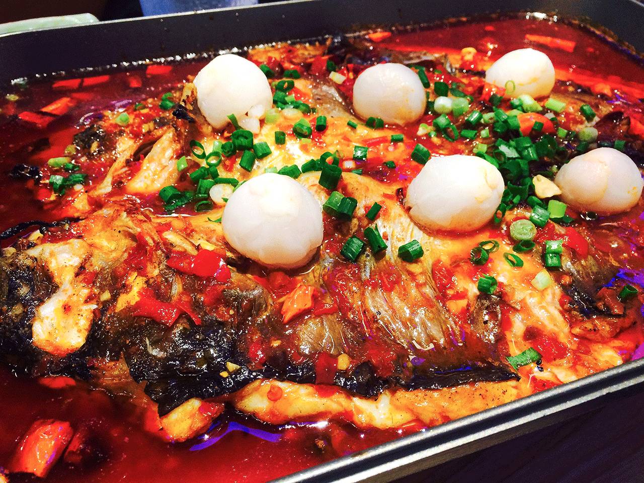 深圳一家有意思的烤鱼店,深圳第一家脆皮烤鱼