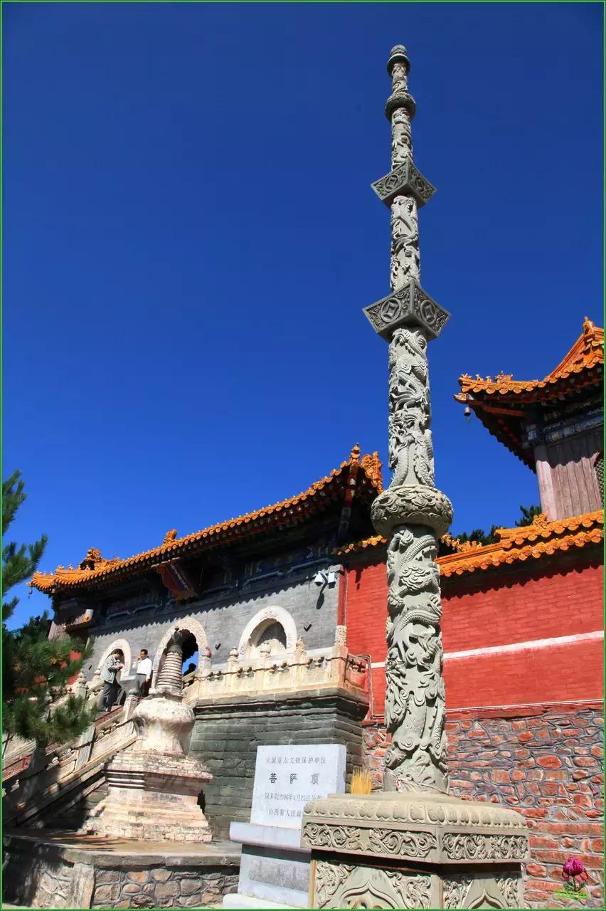 五台山文殊菩萨铜像在哪个寺庙,山西省五台山文殊菩萨寺庙