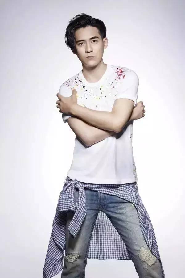 今年最潮的衣服,今年最流行的衣服30多岁穿的