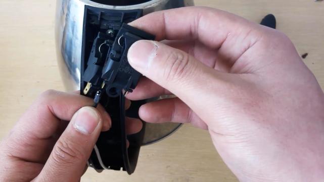 家里的热水壶烧坏了怎么修,家里热水壶坏了