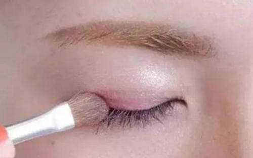 兔子眼妆初学者教程,兔子眼妆怎么画