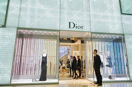 想买包包去香港还是澳门买划算,香港旅游必买包包