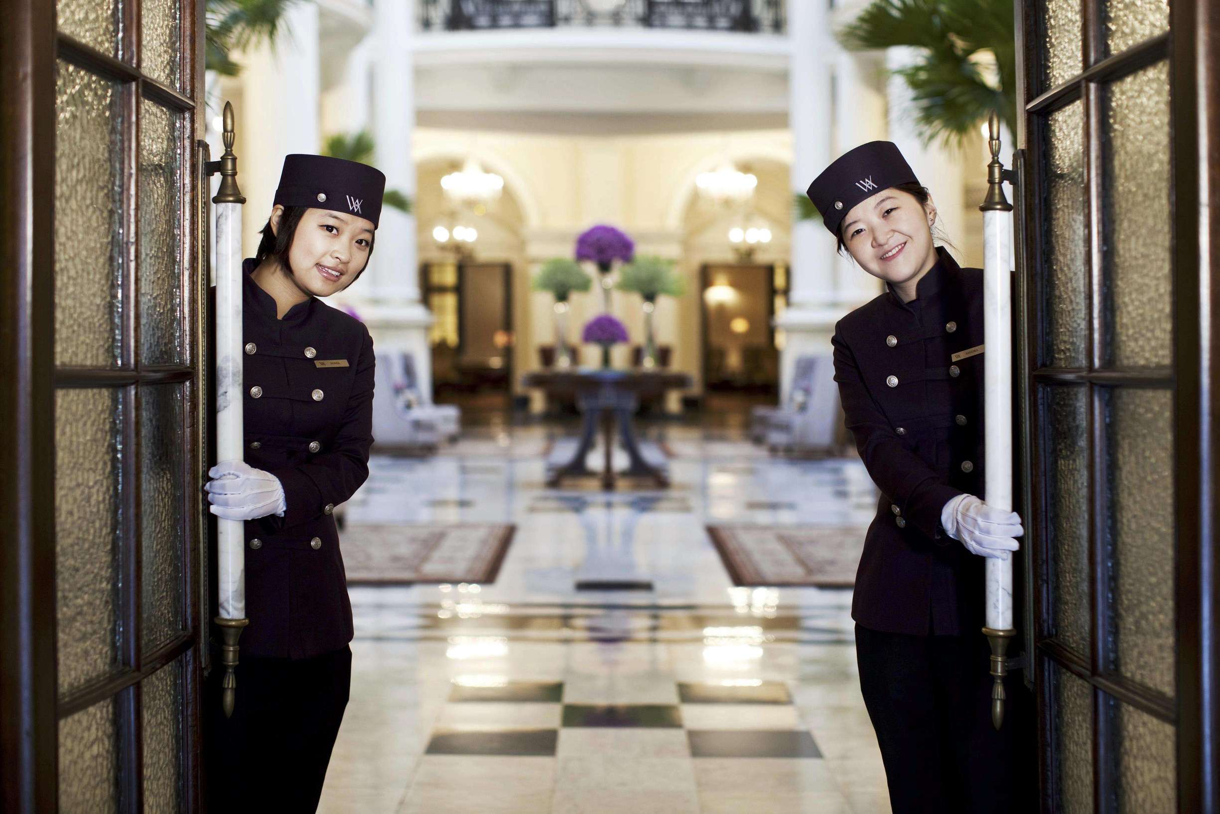 从一个苹果到一个旅店帝国，他用了17年，他是世界酒店之王