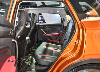 18款猎豹cs9高配1.5劲酷6座,猎豹cs9是路虎吗