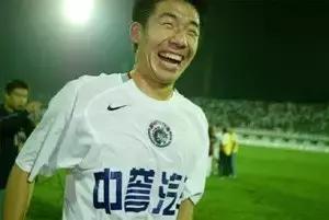 即嗨比分｜全体球迷为他大唱生日快乐——丁捷的足球人生