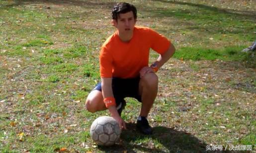 足球外脚背射门教学,足球怎样练习非惯用脚长传