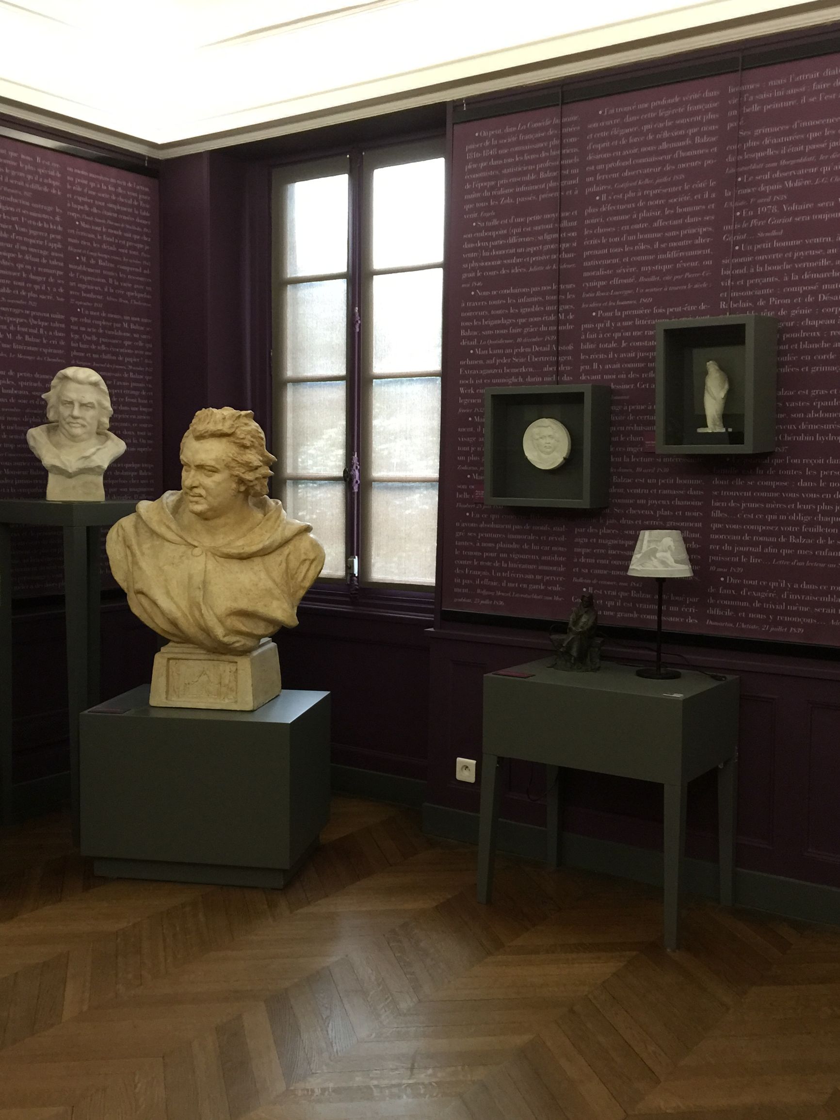 巴尔扎克的黄玫瑰正在热烈开放