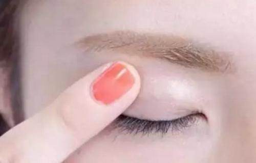 兔子眼妆初学者教程,兔子眼妆怎么画