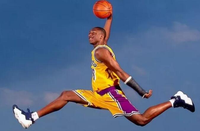 科比为什么没有新的球鞋系列,科比真正意义上的第一双耐克