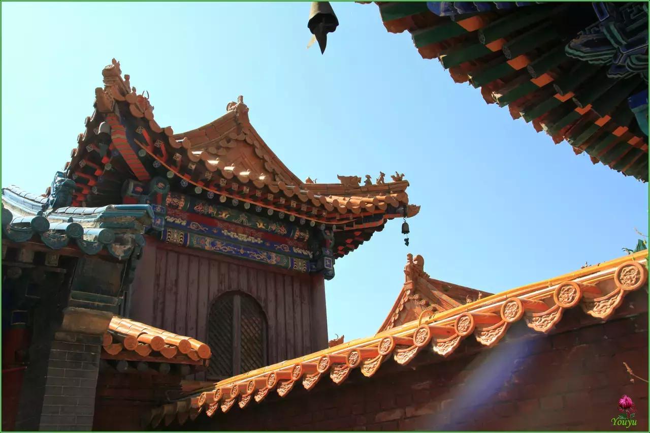 五台山文殊菩萨铜像在哪个寺庙,山西省五台山文殊菩萨寺庙