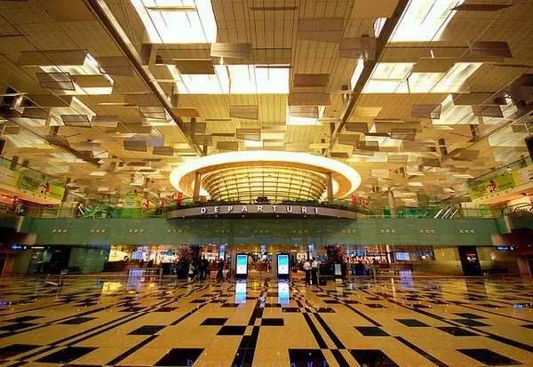 机场免税店购物攻略,机场免税店适合买什么