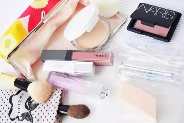 你过得好不好，翻翻你的化妆包就能知道