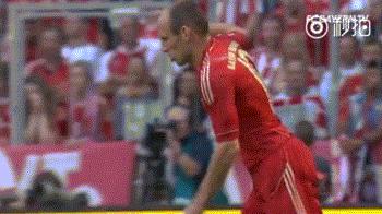 踢爆足球、单季进球上双的中卫，舍他其谁？