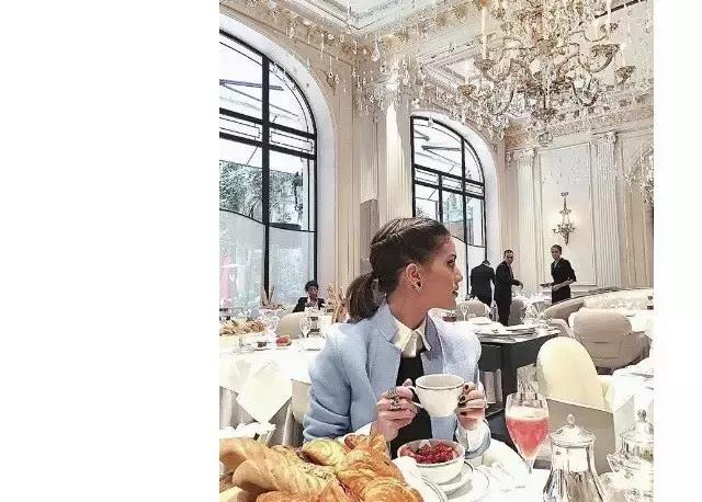 别羡慕别人了，别人的豪车钥匙可能在淘宝买的