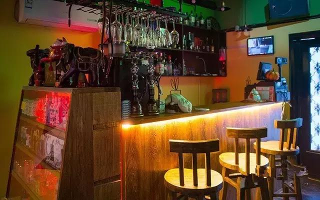 天津可以看球赛撸串的地方,在天津津南喝酒看球