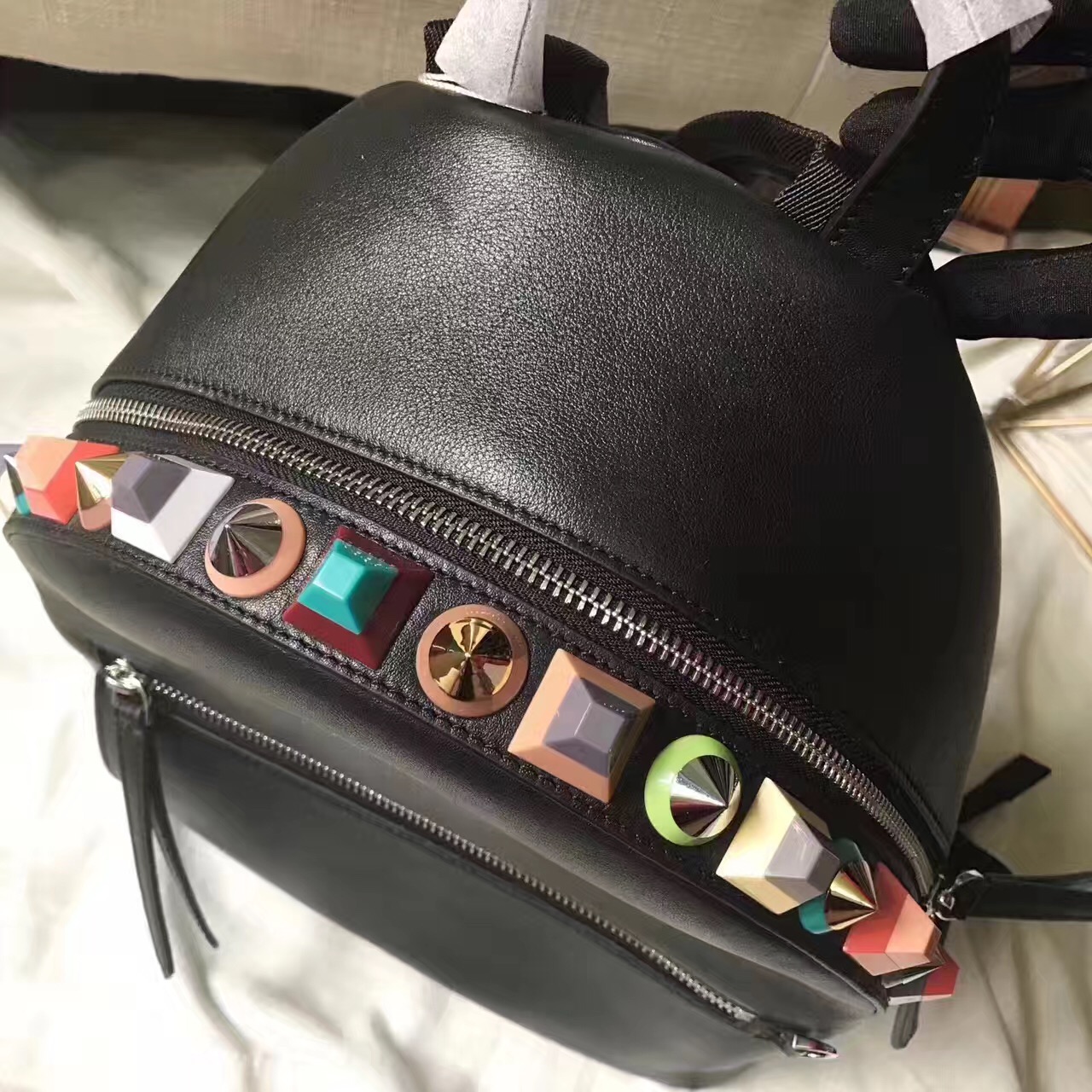 fendi包包最新款,fendi包的经典款