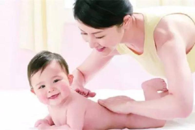 针对孩子湿疹的小窍门视频,婴幼儿得湿疹怎么处理啊