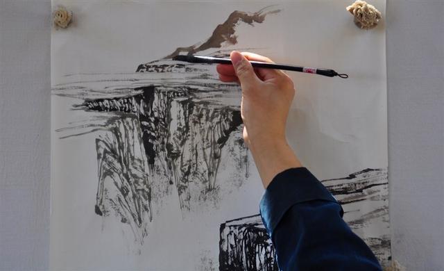 曾刚彩墨山水画丛树的画法教程,曾刚彩墨山水画房子的画法视频