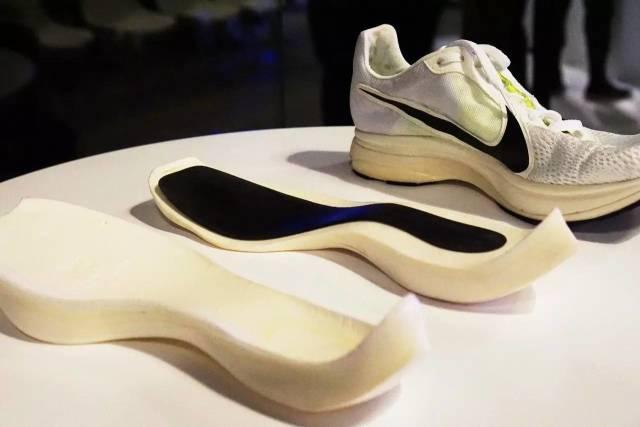 为什么顶级马拉松运动员都穿耐克,最厉害的马拉松选手