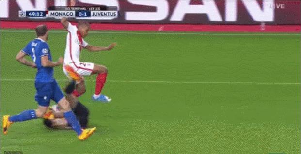 布冯欧冠扑救,布冯扑救欧冠