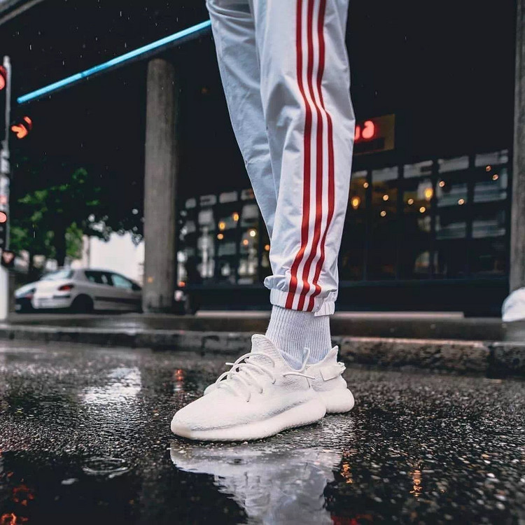 yeezy纯白配色图,yeezy再曝四双新配色