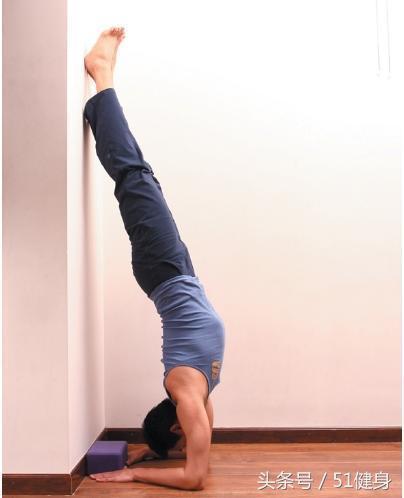 倒立瘦肚子瘦腰最快的动作,倒立一小时能瘦多少斤