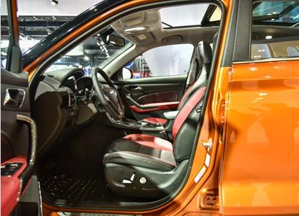 18款猎豹cs9高配1.5劲酷6座,猎豹cs9是路虎吗