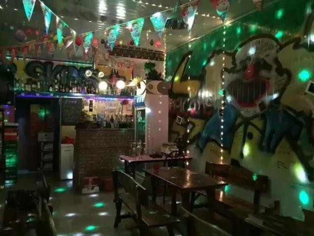 天津可以看球赛撸串的地方,在天津津南喝酒看球