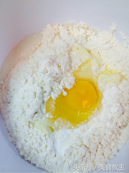 油酥和面炸油条,炸脆皮油条凉水和面