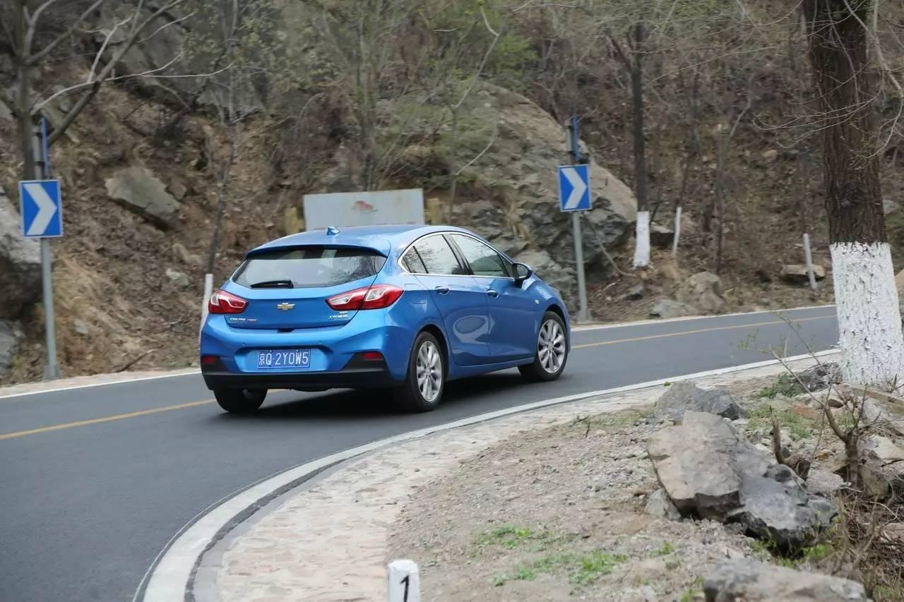 国外科鲁兹两厢掀背版试驾,二手科鲁兹两厢掀背最新用车感受