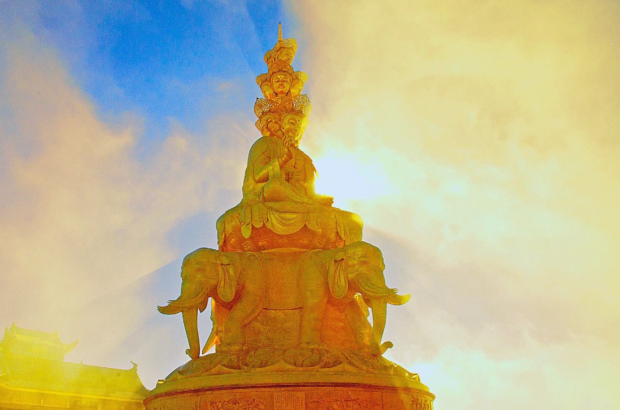 最庄严的佛像竖屏图片,中国最出名的十大佛像