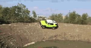 约会的时候女朋友老是玩手机,约会的时候女朋友太紧张怎么办